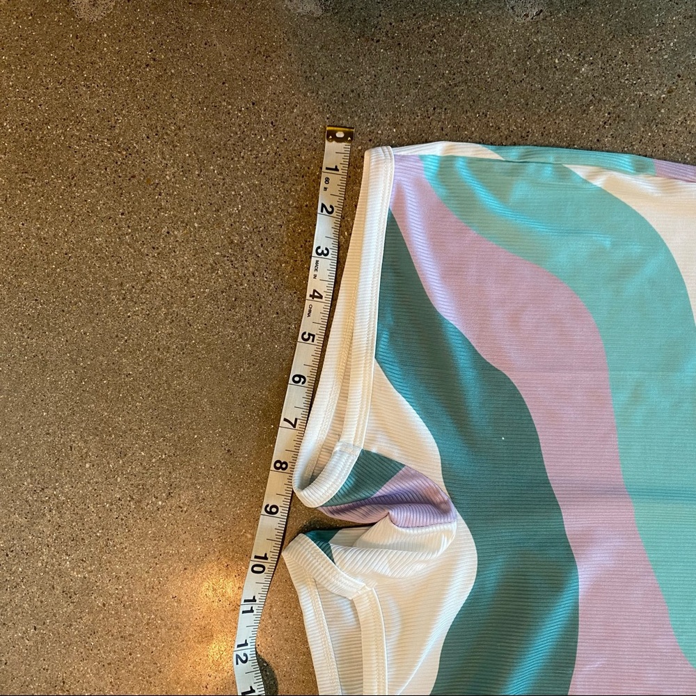 Colorful Ribbed Romper - Picture 5 of 9